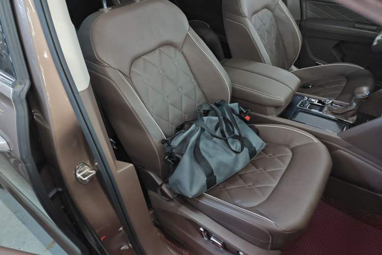 Used Volkswagen Viloran 2020 380TSI Prestige Edition Right Front Seat