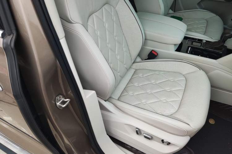 Used Volkswagen Viloran 2020 380TSI Prestige Edition Right Front Seat