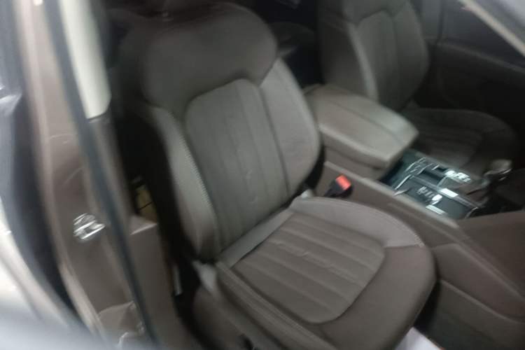 Used Volkswagen Viloran 2020 330TSI Luxury Edition Right Front Seat