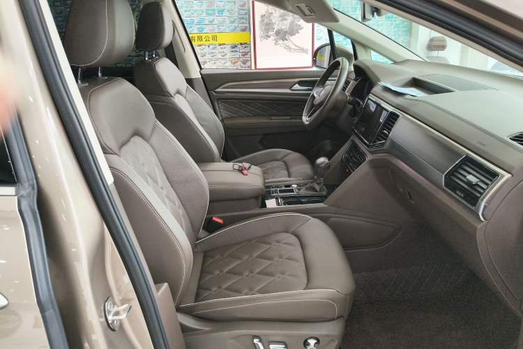 Used Volkswagen Viloran 2020 380TSI Prestige Edition Right Front Seat