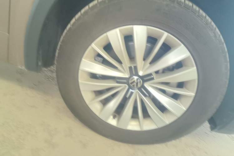 Used Volkswagen Viloran 2020 330TSI Business Edition Right Front Wheel Hub