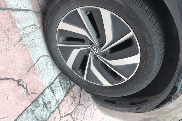 Used Volkswagen Viloran 2020 330TSI Luxury Edition Right Front Wheel Hub