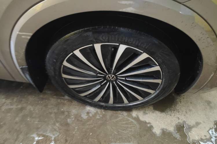 Used Volkswagen Viloran 2020 380TSI Prestige Edition Right Front Wheel Hub