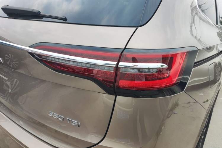 Used Volkswagen Viloran 2020 380TSI Prestige Edition Right Rear Taillight