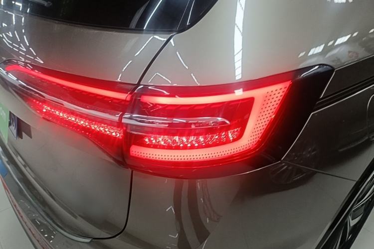 Used Volkswagen Viloran 2020 330TSI Luxury Edition Right Rear Taillight