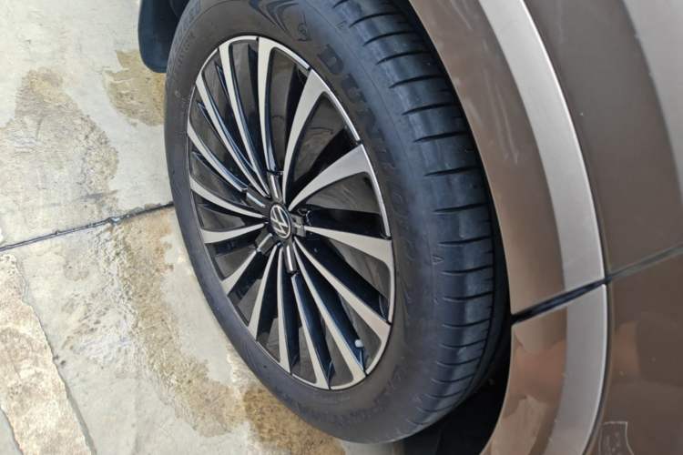 Used Volkswagen Viloran 2020 380TSI Prestige Edition Right Rear Wheel Hub