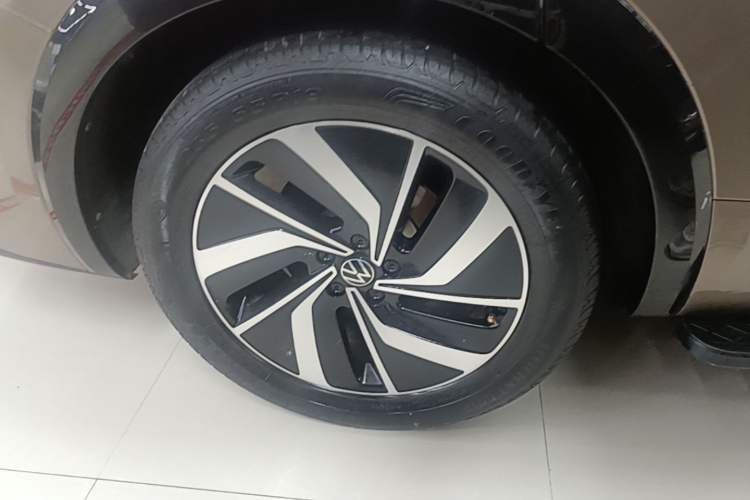 Used Volkswagen Viloran 2020 330TSI Luxury Edition Right Rear Wheel Hub
