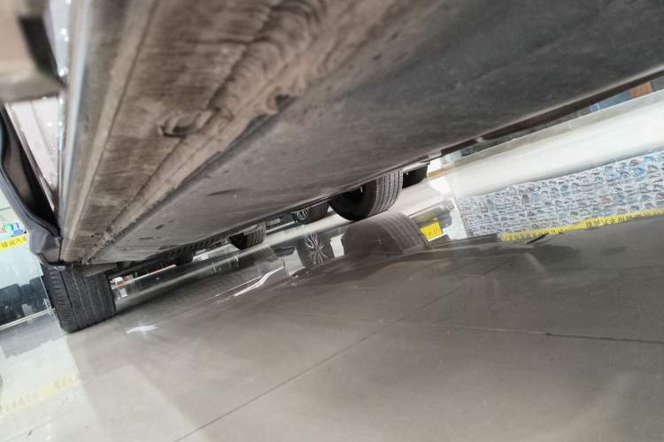 Used Volkswagen Viloran 2020 380TSI Prestige Edition Right Side Sill