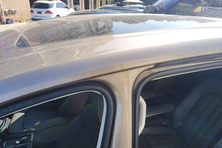 Used Volkswagen Viloran 2020 330TSI Luxury Edition Roof