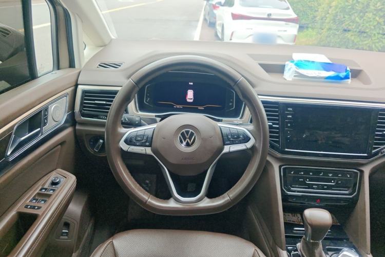 Used Volkswagen Viloran 2020 330TSI Luxury Edition Steering Wheel