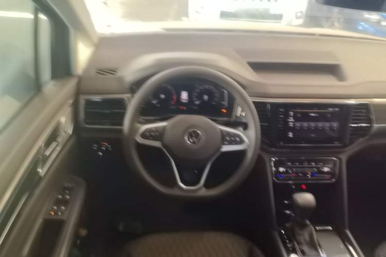 Used Volkswagen Viloran 2020 330TSI Business Edition Steering Wheel