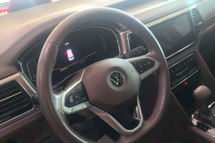 Used Volkswagen Viloran 2020 330TSI Luxury Edition Steering Wheel