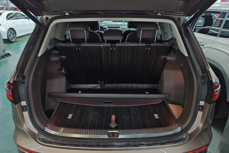 Used Volkswagen Viloran 2020 380TSI Prestige Edition Trunk