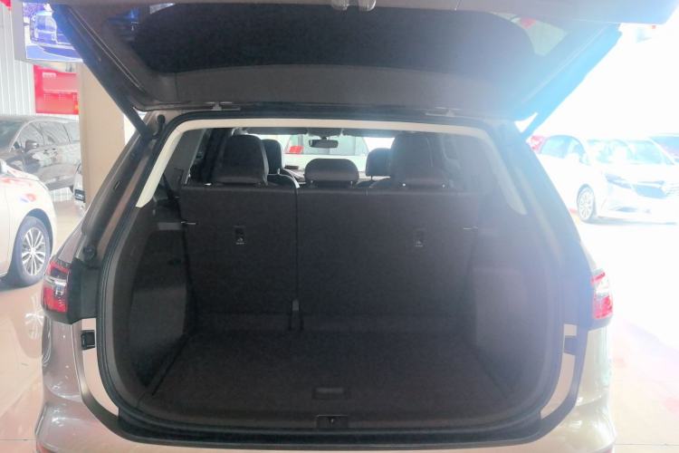 Used Volkswagen Viloran 2020 330TSI Luxury Edition Trunk