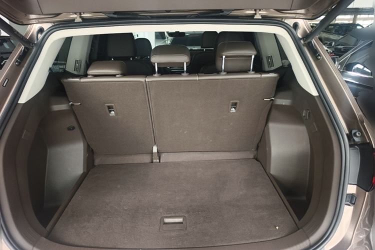 Used Volkswagen Viloran 2020 330TSI Business Edition Trunk