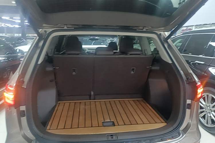 Used Volkswagen Viloran 2020 330TSI Luxury Edition Trunk
