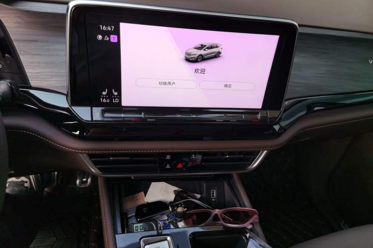 Used Volkswagen Viloran 2022 380TSI Prestige Edition Audio And AC Panel