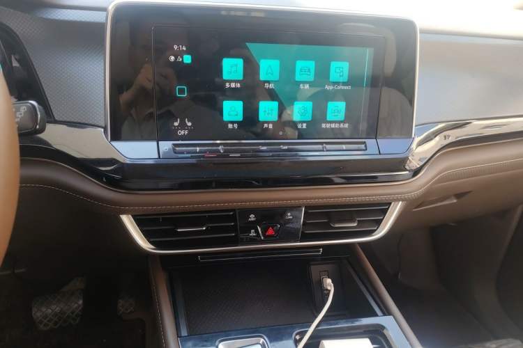 Used Volkswagen Viloran 2022 330TSI Business Edition Audio And AC Panel