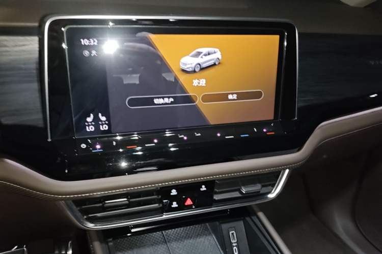 Used Volkswagen Viloran 2022 380TSI Luxury Edition Audio And AC Panel