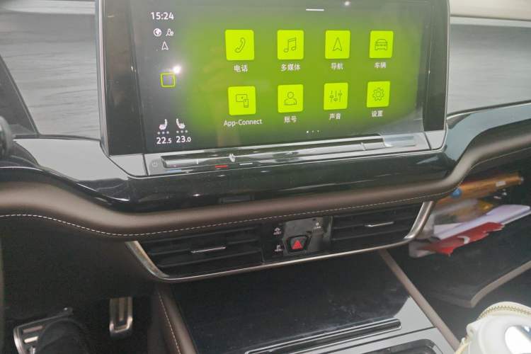 Used Volkswagen Viloran 2022 380TSI Prestige Edition Audio And AC Panel