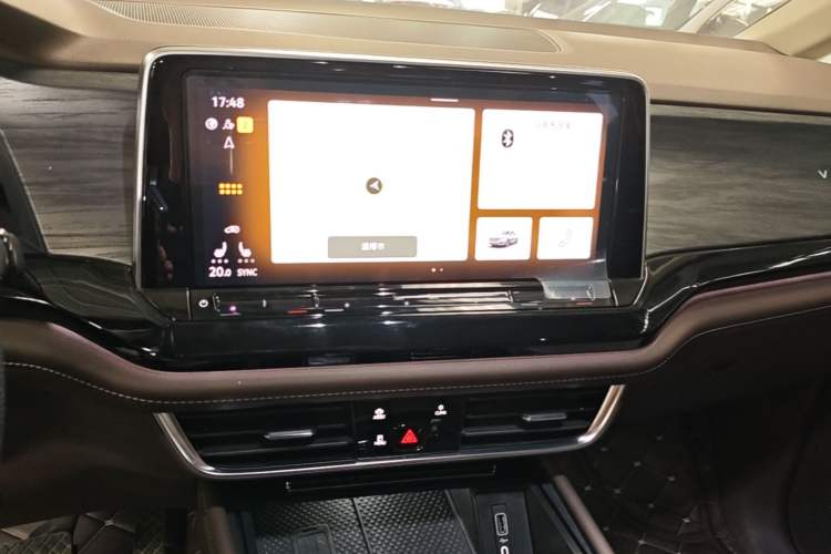 Used Volkswagen Viloran 2022 330TSI Luxury Edition Audio And AC Panel
