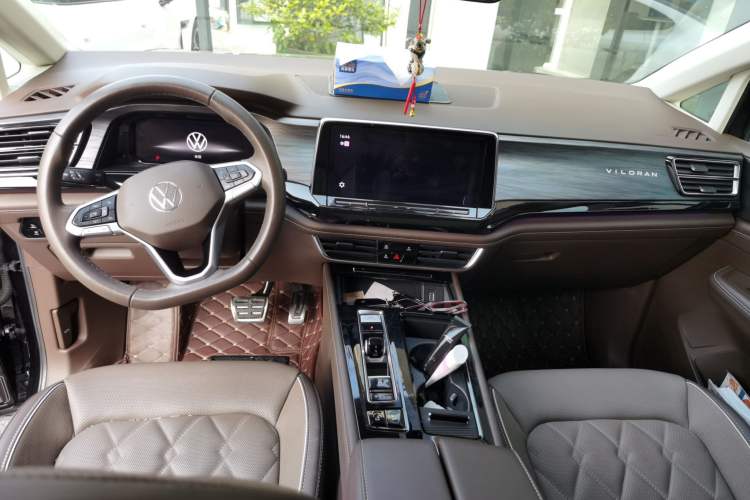 Used Volkswagen Viloran 2022 380TSI Prestige Edition Center Console