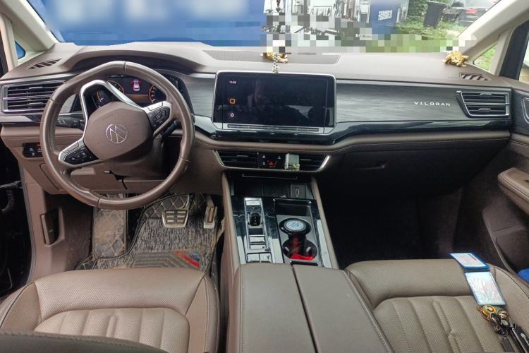 Used Volkswagen Viloran 2022 380TSI Luxury Edition Center Console