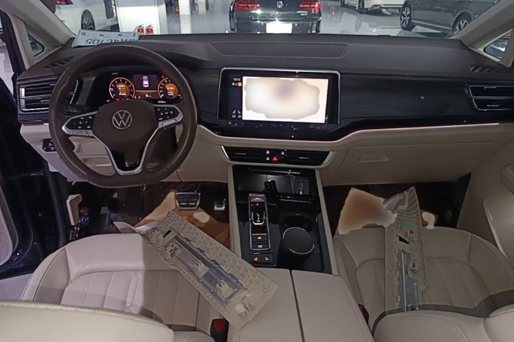 Used Volkswagen Viloran 2022 380TSI Luxury Edition Center Console