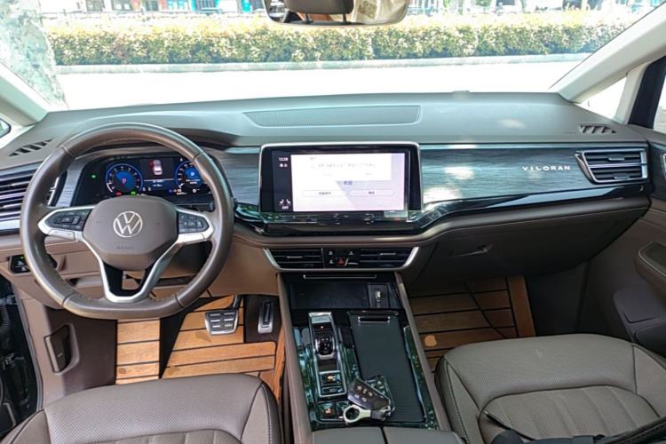 Used Volkswagen Viloran 2022 380TSI Luxury Edition Center Console