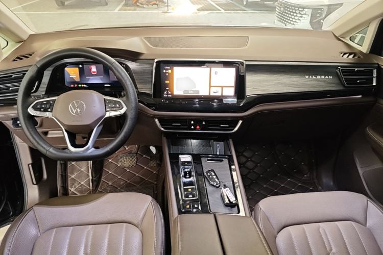 Used Volkswagen Viloran 2022 330TSI Luxury Edition Center Console