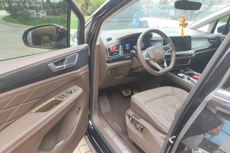 Used Volkswagen Viloran 2022 380TSI Prestige Edition Driver Seat