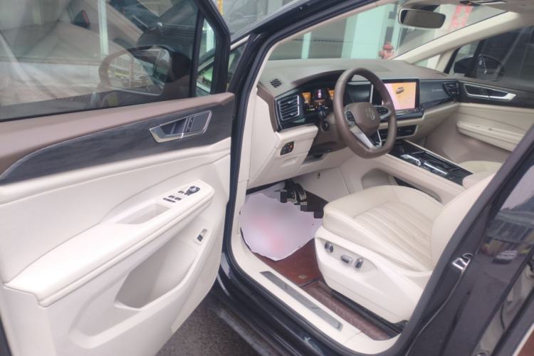 Used Volkswagen Viloran 2022 380TSI Luxury Edition Driver Seat