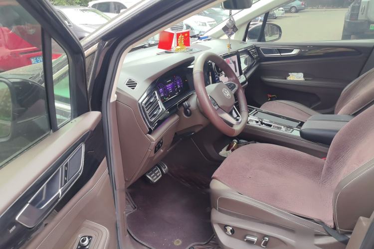 Used Volkswagen Viloran 2022 380TSI Luxury Edition Driver Seat