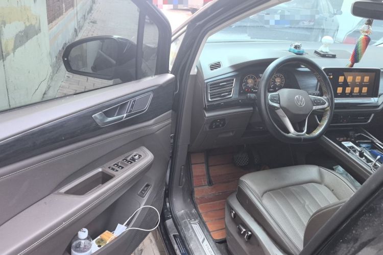 Used Volkswagen Viloran 2022 330TSI Luxury Edition Driver Seat