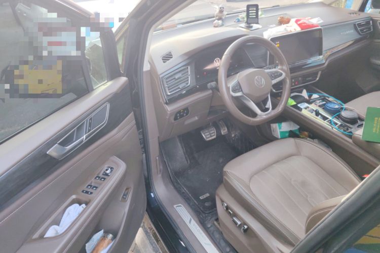 Used Volkswagen Viloran 2022 380TSI Luxury Edition Driver Seat