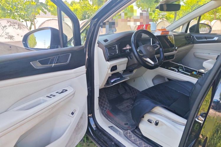 Used Volkswagen Viloran 2022 330TSI Luxury Edition Driver Seat