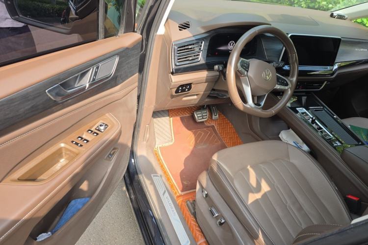 Used Volkswagen Viloran 2022 380TSI Luxury Edition Driver Seat