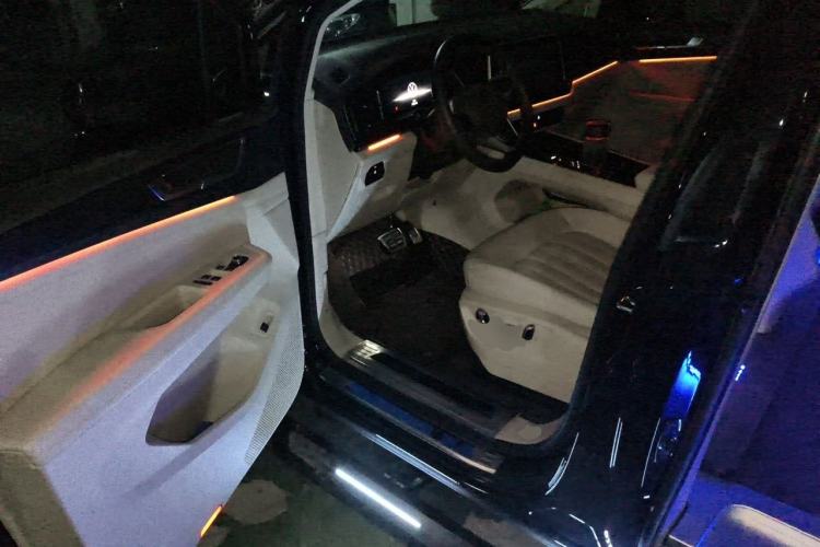 Used Volkswagen Viloran 2022 380TSI Luxury Edition Driver Seat