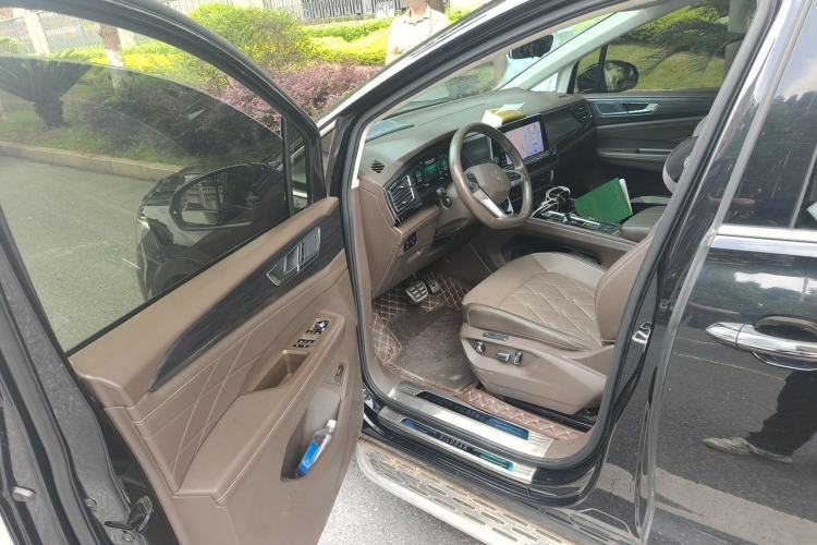 Used Volkswagen Viloran 2022 380TSI Prestige Edition Driver Seat
