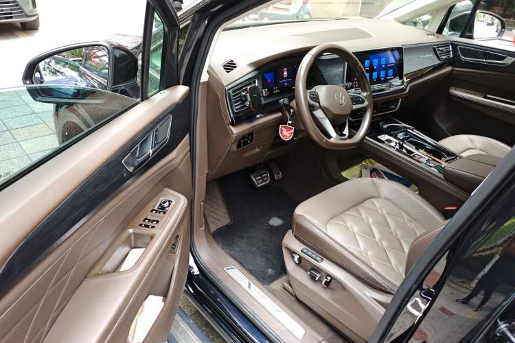 Used Volkswagen Viloran 2022 380TSI Prestige Edition Driver Seat