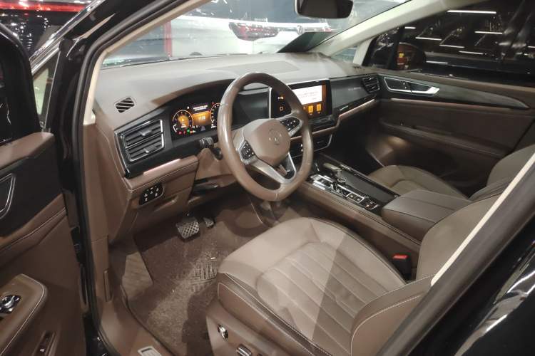 Used Volkswagen Viloran 2022 330TSI Luxury Edition Driver Seat