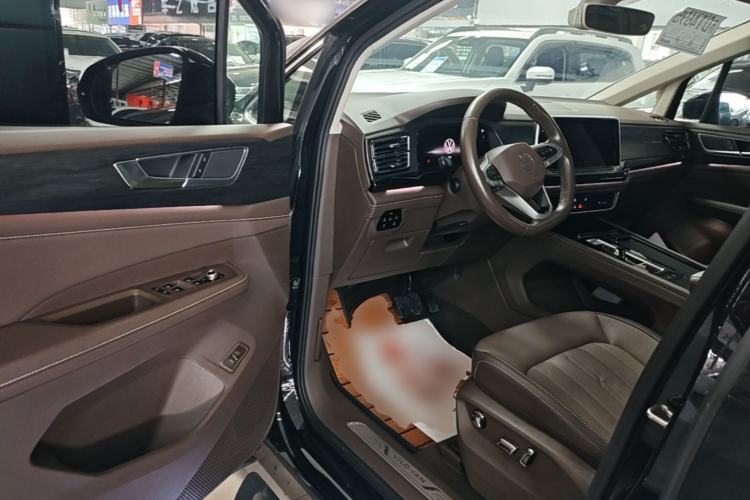 Used Volkswagen Viloran 2022 330TSI Luxury Edition Driver Seat