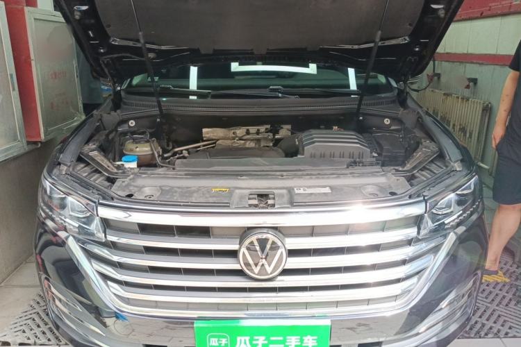 Used Volkswagen Viloran 2022 380TSI Luxury Edition Engine Bay