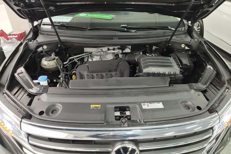 Used Volkswagen Viloran 2022 380TSI Luxury Edition Engine Bay