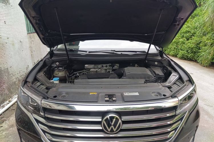 Used Volkswagen Viloran 2022 380TSI Luxury Edition Engine Bay