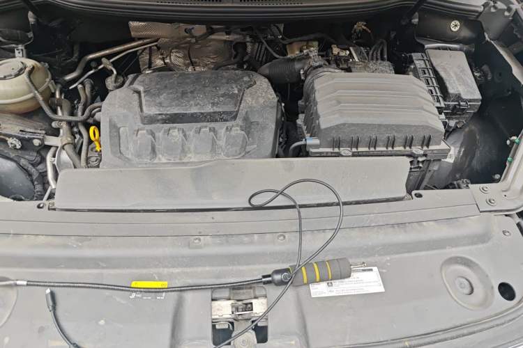 Used Volkswagen Viloran 2022 330TSI Luxury Edition Engine Bay