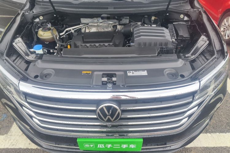 Used Volkswagen Viloran 2022 380TSI Luxury Edition Engine Bay
