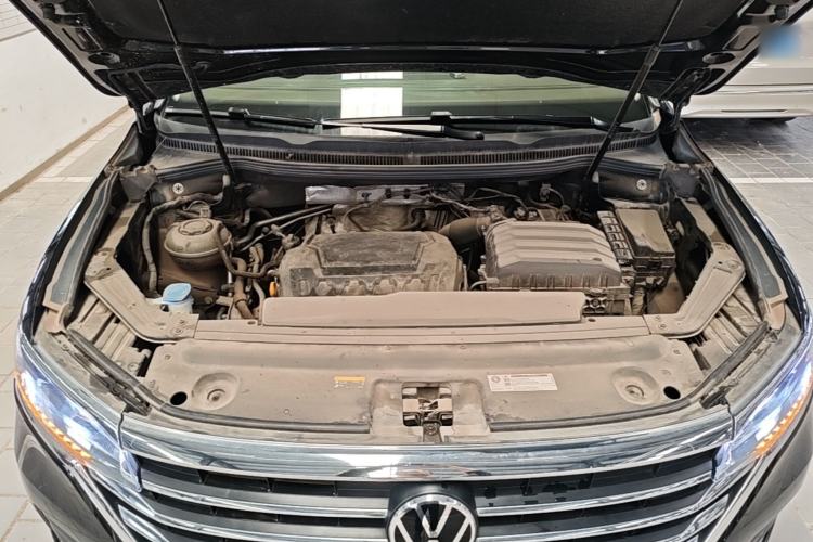Used Volkswagen Viloran 2022 330TSI Luxury Edition Engine Bay