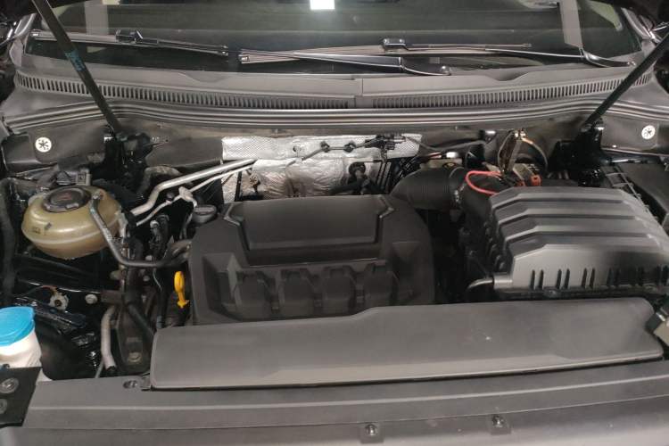 Used Volkswagen Viloran 2022 380TSI Luxury Edition Engine Bay