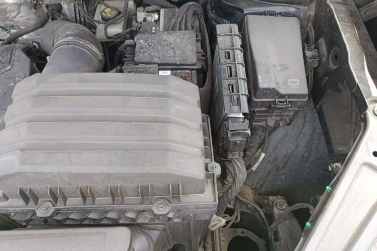 Used Volkswagen Viloran 2022 380TSI Luxury Edition Engine Bay Left